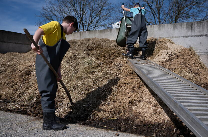 Zoom: Auch für Jugendliche (Schuhgrösse 36-41) die auf dem Hof helfen, Fischen gehen oder einfach draussen unterwegs sein wollen, bieten wir ein Modell an.