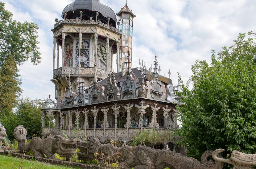 Zoom: Bruno Weber a créé le parc comme un contre-monde à la technique et au commerce. Ici, tu peux t'évader du quotidien, laisser ton âme vagabonder et te laisser inspirer par l'imagination sans limite de l'artiste.