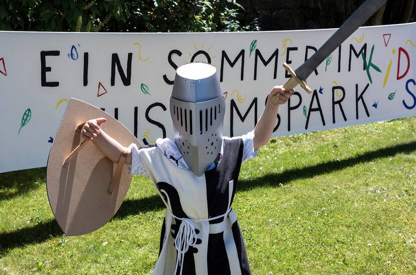 Ein Sommer im Museumspark KIDS – Diesen Sommer getöhrt der Park des Bernischen Historischen Museums den kleinsten Besucherinnen und Besuchern. Der Park verwandelt sich jeweils freitags und sonntags zwischen dem 5. Juli und dem 9. August 2020 in ein Kinderparadies. Das Museumsangebot ist kostenlos.