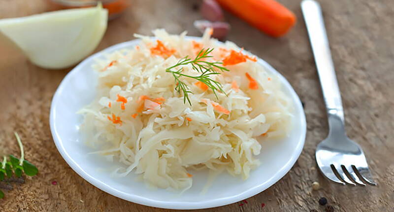 Ein fantastischer und gesunder Salat, welcher beispielsweise mit Tomaten, Peperoni, Zwiebeln, Frühlingszwiebeln, Mais oder Ananas ergänzt werden kann.