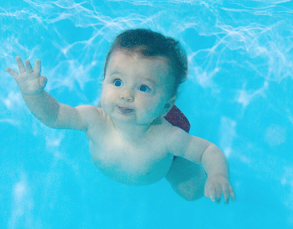 Wusstest du bereits, dass du mit unserem Rabattcode bis zu 20 Franken Rabatt auf die Babyschwimmkurse unseres Partners First Flow erhältst? Mitglieder eines unserer BENEFIT-Partner erhalten sogar 100 Franken Rabatt! Alles, was du tun musst, ist den Rabattcode im Angebot abzuholen und bei der Kursbuchung anzugeben.