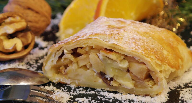 Ein wunderbares Rezept, welches das ganze Jahr über zubereitetet werden kann. Der Strudel kann sowohl warm als auch kalt genossen werden.