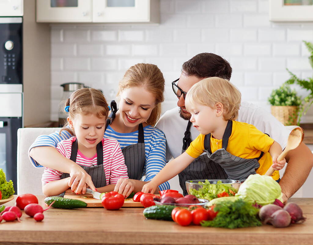 Tu trouveras ici beaucoup d'inspiration pour de délicieuses soupes, salades, plats à base de viande ou végétariens, desserts, etc. Si tu veux éviter le glutamate, veille à ce que tes achats et l'assaisonnement de tes plats ne contiennent pas d'exhausteurs de goût artificiels.