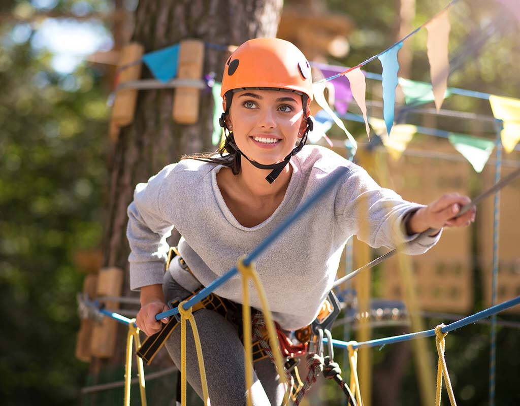 Allora una visita a un parco avventura o a un parco di arrampicata è quello che fa per voi! Sapevate che nelle nostre offerte potete trovare una raffinata ed esclusiva selezione di offerte scontate per parchi avventura e arrampicata in Svizzera?