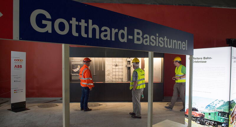 Startpunkt ist der Bahnhof Erstfeld, wo ihr mit Helm, Leuchtweste und Trinkflasche ausgerüstet werdet