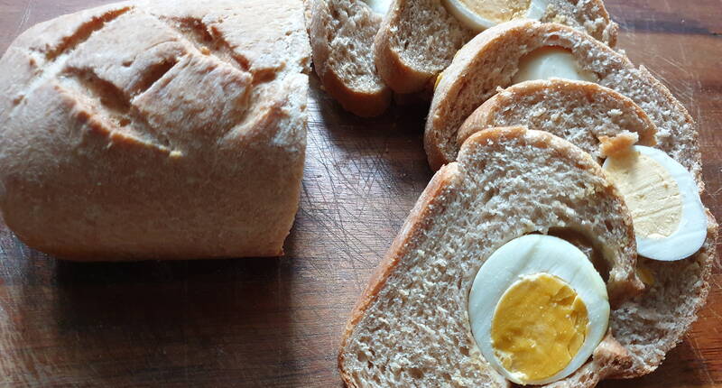 Ein leckeres Brot, das nach dem Schneiden zum Belegen nach Lust und Laune verwendet werden kann. Dazu passen Käse, Aufstriche oder Gemüse und Salate.