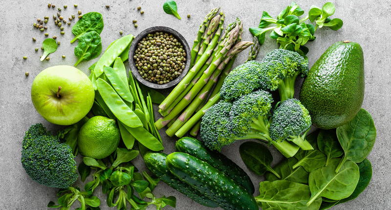 L'acide folique (folate) est l'une des vitamines solubles dans l'eau (B9). L'acide folique procure une belle peau, peut rajeunir l'activité cérébrale en vieillissant, a des effets positifs sur la santé de notre cœur, protège contre l'anémie et est essentiel au développement du fœtus.