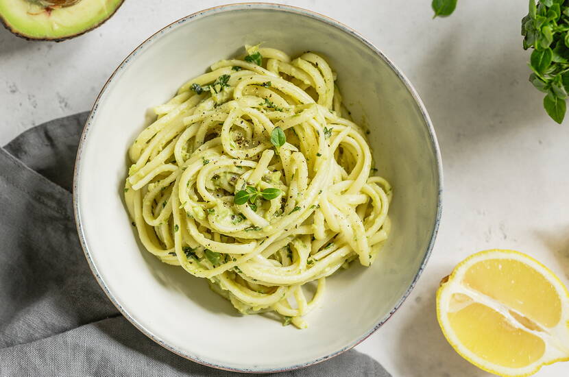 Come la salsa all’avocado, anche questa salsa è piuttosto ipercalorica. Dato che non tutti amano il particolare sapore del gorgonzola, consiglio di iniziare aggiungendo alla panna una piccola quantità di formaggio e di tornare a provarla ogni tanto.