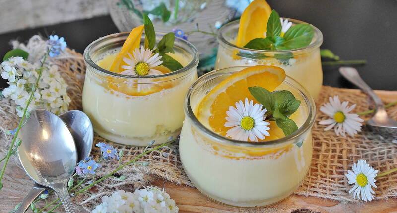 Für die Zubereitung unseres Vanillepuddings benötigst du lediglich 10 Minuten. Jetzt den Pudding noch kühl stellen und nach dem Abkühlen gleich geniessen.