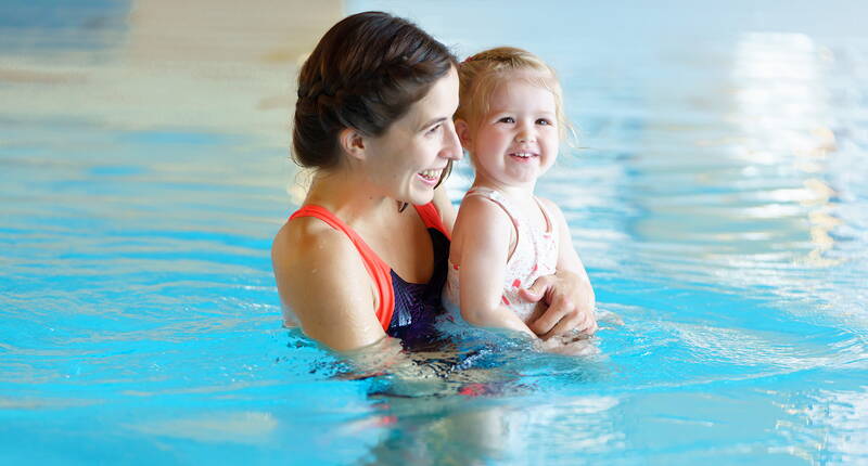 20-100 Franken Rabatt auf die Schwimmkurse von First Flow. Mit der bewährten und erfolgreichen Lernmethode «Augsburger», trainieren Babys und Kleinkinder altersgerecht den Umgang mit dem kühlen Nass. 