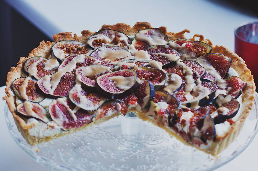 Frische Feigen eignen sich wunderbar für die Herstellung von süssen oder pikanten Tartes.