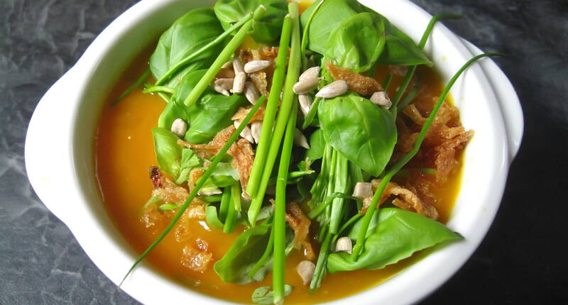 Eine wunderbar leckere, vegane Suppe, welche auch Fleischesser überzeugen wird. 