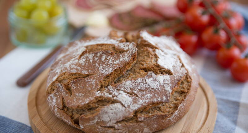 Il «no knead bread», o «pane senza impasto», è un pane meraviglioso, che oltre ad essere facilissimo da preparare è soprattutto BUONISSIMO.