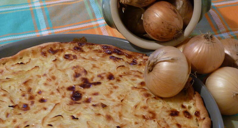 Ein sehr einfaches Rezept für eine schmackhafte Zwiebelwähe. Auch für Backanfänger geeignet.