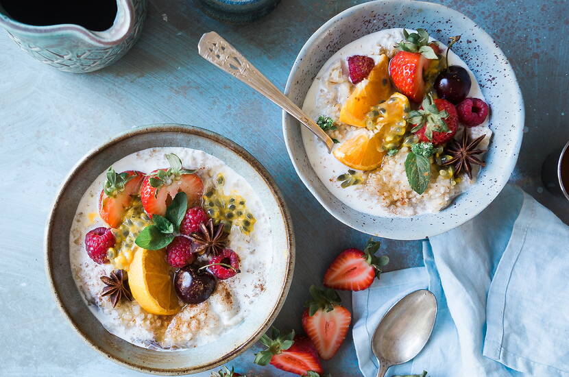 Je nach verwendeten Früchten und Kochflüssigkeit (Wasser, Milch, Mandelmilch etc.) kann die Kalorienzahl nach oben abweichen.