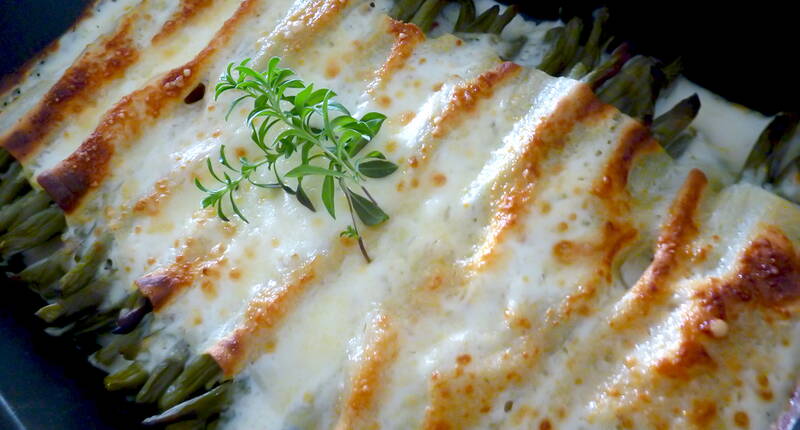 Anstelle von Tomaten, werden unsere Cannelloni mit gekochten grünen Bohnen gefüllt und anschliessend im Ofen überbacken.