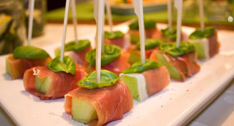 Die raffinierten Kleinigkeiten sind der absolute Hingucker auf jedem Apero-Buffet. Die Zubereitung ist denkbar einfach, was jedoch in keinster Weise den leckeren Geschmack schmälert.