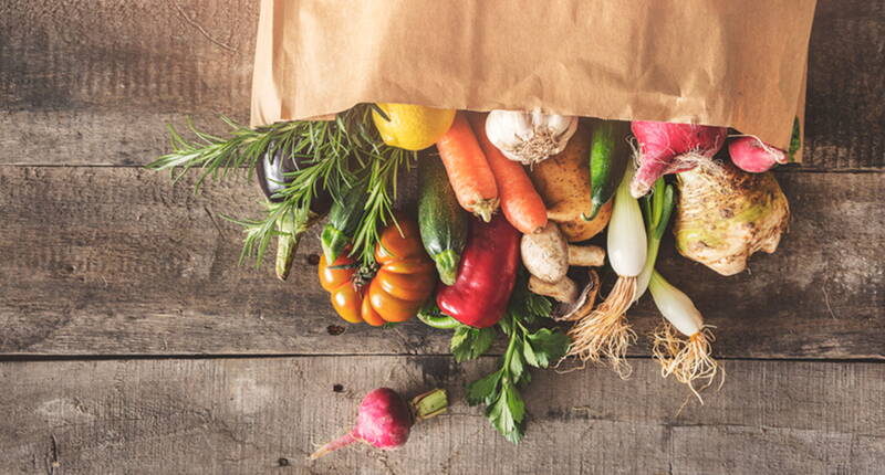 Bestimmt ist dir längst bekannt, dass du täglich fünf Portionen Früchte und Gemüse essen solltest?! Du versuchst immer wieder dich ein klein wenig gesünder zu ernähren, scheiterst jedoch an der Umsetzung oder es fehlt dir schwer, einfach Menüs zu kreieren?