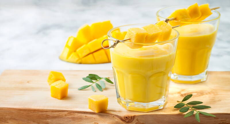 Die leuchtende Farbe des Lassi ist wie geschaffen für Kinderaugen. Als Drink ist der Mango-Lassi äusserst beliebt bei Kindern, gesund und nahrhaft.