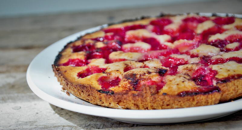 Lust auf einen köstlichen Himbeer-Kuchen? Mit unserem simplen Rezept gelingt er jedes Mal und sorgt für zufriedene Gäste und viele Komplimente.