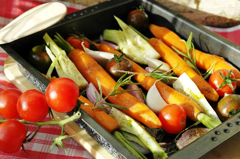 Les soirées se prolongent et nous passons de plus en plus de temps dehors. Est-il plus délicieuse façon de couronner une journée qu’en savourant une bonne grillade?