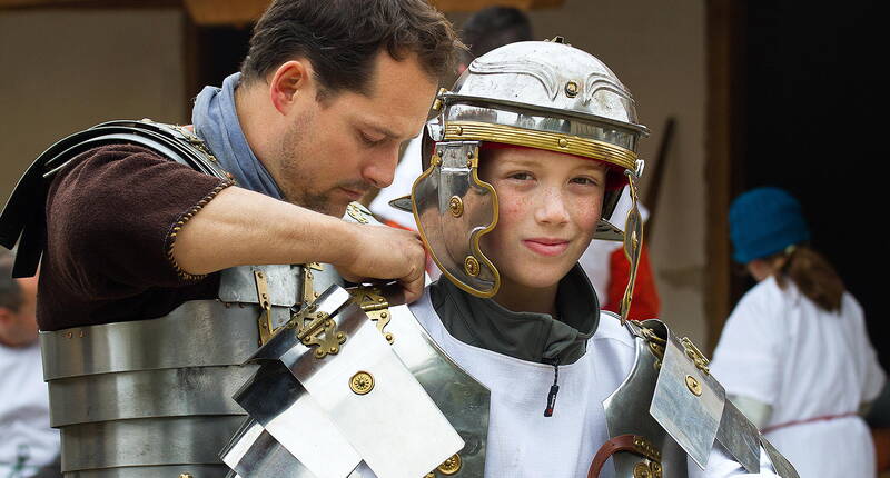 Ausflug Legionärspfad und Vindonissa Museum – 50% Rabatt auf den Eintrittspreisen. Lade dir unsere Gutscheine herunter und tauche ein in die Geschichte. Wandele auf den Spuren der alten Römer in den Überreste des einzigen Legionslagers der Schweiz. 