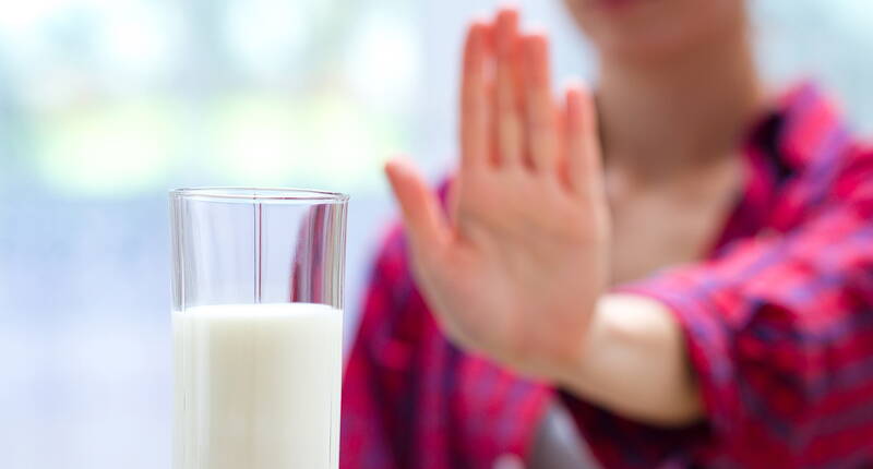 Wer an einer Laktoseintoleranz leidet, kennt die Kommentare und rollenden Augen von Bekannten. Oftmals wird diese Unverträglichkeit vom Umfeld belächelt und nicht ernst genommen. Betroffenen wird teilweise sogar unterstellt, auf den «Laktoseintoleranz-Zug» aufzuspringen, da dies gerade in Mode sei.