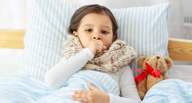 Dès le milieu de l'été, les premiers symptômes de refroidissement apparaissent chez certaines personnes. La gorge est irritée, le nez coule ou est bouché, la respiration devient difficile ou la toux empêche de dormir la nuit.