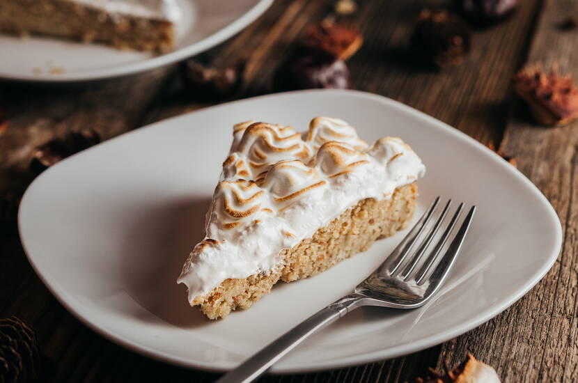 Was du für die Herstellung der Tarte benötigst und wie du diese vorbereitest, kannst du in unserem Marroni-Beitrag nachlesen.