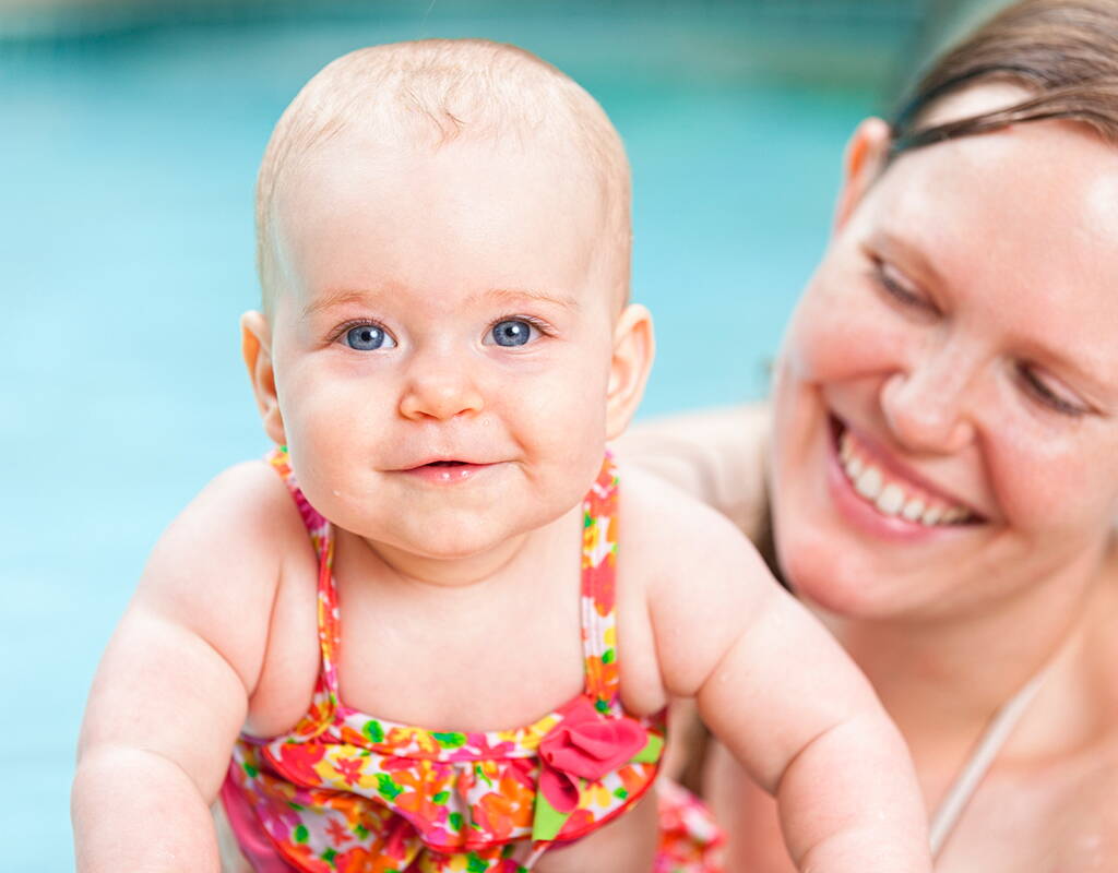 Ob Baby-Badeplausch, Eltern-Kind-Wasserplausch oder Kinderschwimmen – bei Schildkrötli-Swimmers findest du für dein Kind das passende Angebot. In den Kursen lernen die Kinder auf spielerische und altersgerechte Weise den Umgang mit dem kühlen Nass.