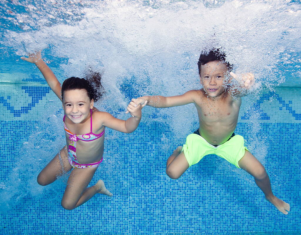 Ob Baby- oder Kinderschwimmkurse – bei Schildkrötli-Swimmers findest du garantiert das passende Angebot für deine Kinder. Schau in unserer Rubrik Angebote vorbei und profitiere von einem Rabattgutschein im Wert von bis zu 20 Franken!