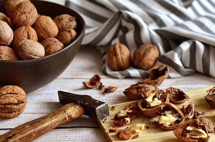 Nüsse enthalten viel gesunde Fette und gehören zu einer vollwertigen Ernährung dazu.