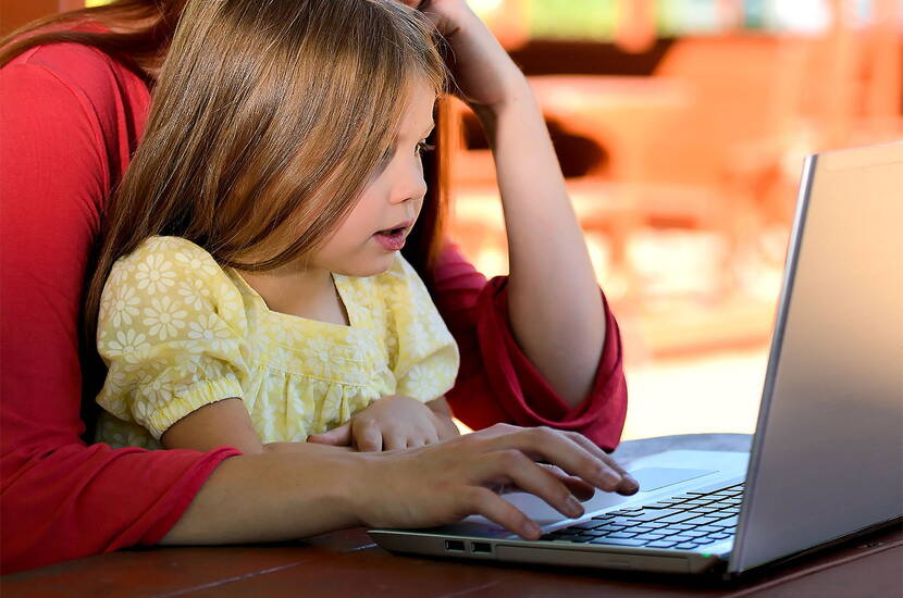 Les enfants aux prises avec les nouveaux médias