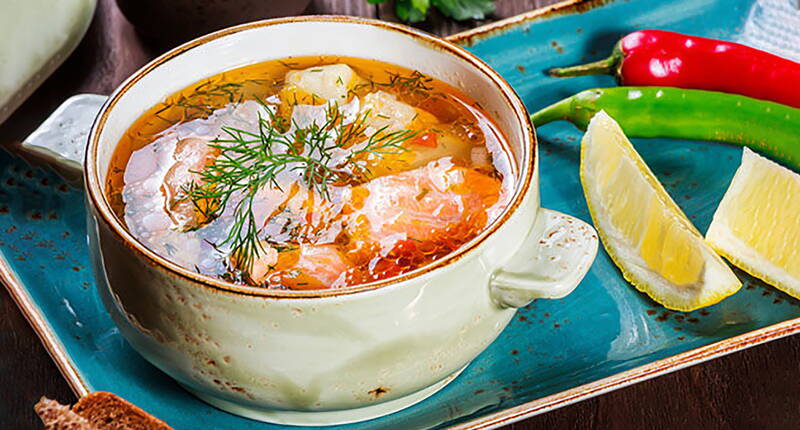 Die traditionelle französische Suppe überzeugt nicht nur durch den ihr fantastisches Aroma sondern auch durch die Einfachheit der Zubereitung. Suppe mit wenig frischem Dill bestreuen und mit einer herzhaften Rouille (traditionelle Sauce) serviert.