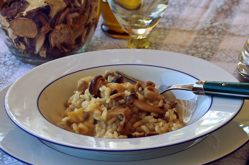 Ein leichtes und leckeres Gericht für Jung und Alt. Füge dem Risotto Pilze nach Wahl bei.